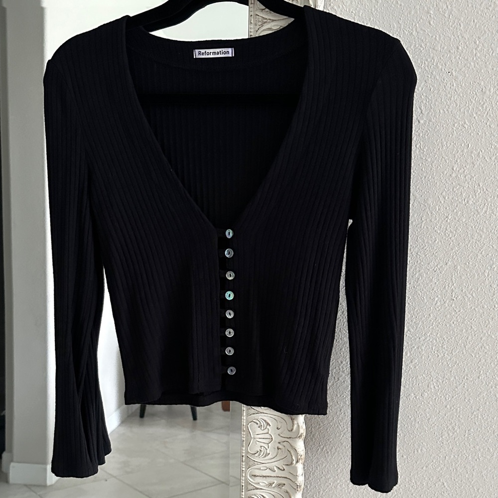 Reformation Black Ribbed V-Neck Buttoned Long Sleeve Top